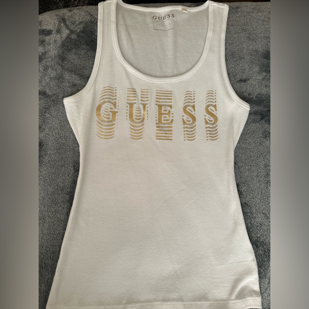 Guess women white tank top , unused !